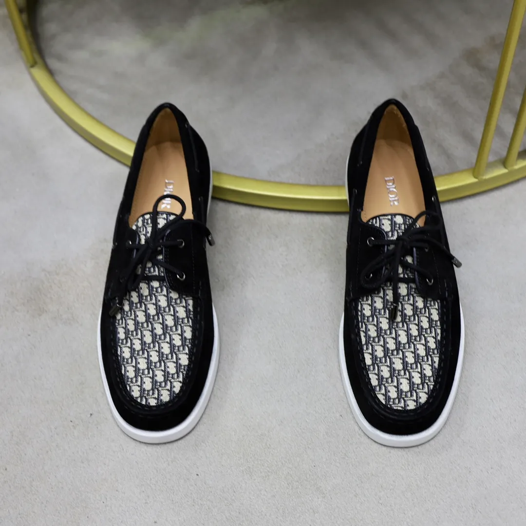 Ex-factory price: 540🙅‍♂️🙅‍♂️🙅‍♂️ Brand: Dior DIOR Standard code: Men's code 38/44 (45 can be customized) Grade: Same as the official website Material: Original cowhide stitching, cowhide lining, original TPU wear-resistant soft outsole Style categories: Leisure and sports version, footwear for driving, young fashion, European and American trends, British style Color: actual picture color